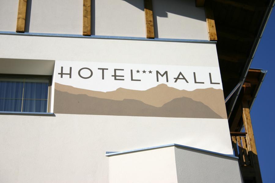 Hotel Mall Сан Валентино ала Мута Екстериор снимка