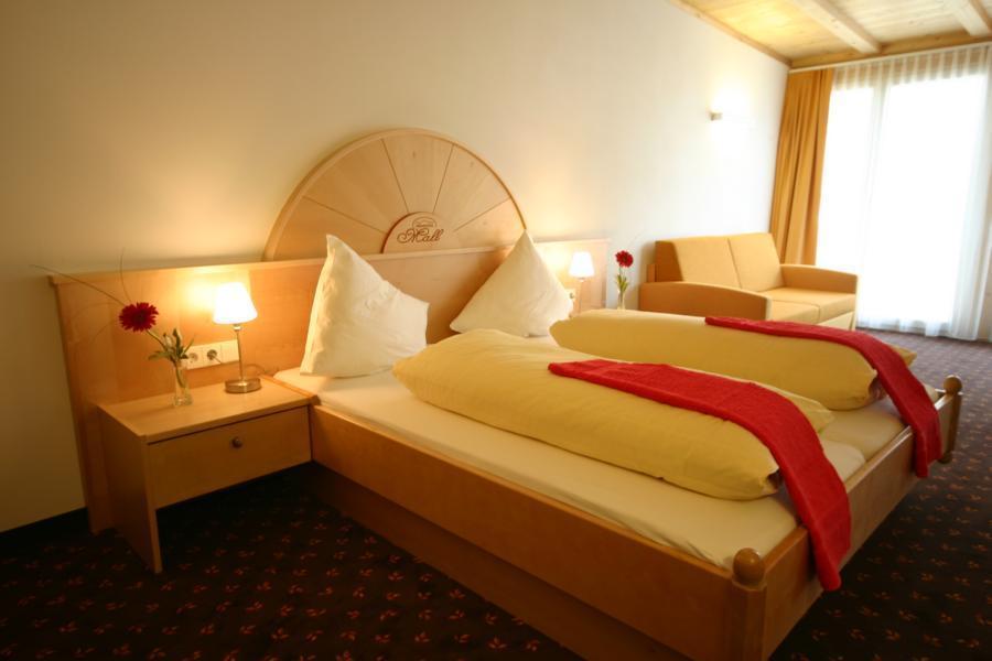 Hotel Mall Сан Валентино ала Мута Стая снимка