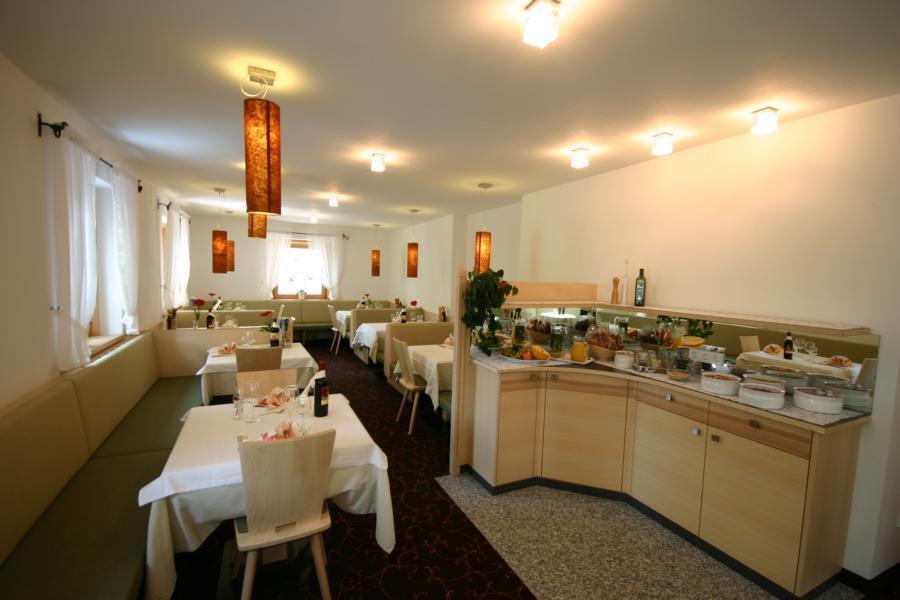 Hotel Mall Сан Валентино ала Мута Екстериор снимка